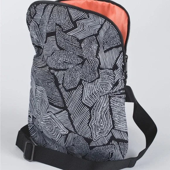 Lululemon All Day Backpack Crossover Purse Bag Dottie Tribe White Black - Picture 6 of 12